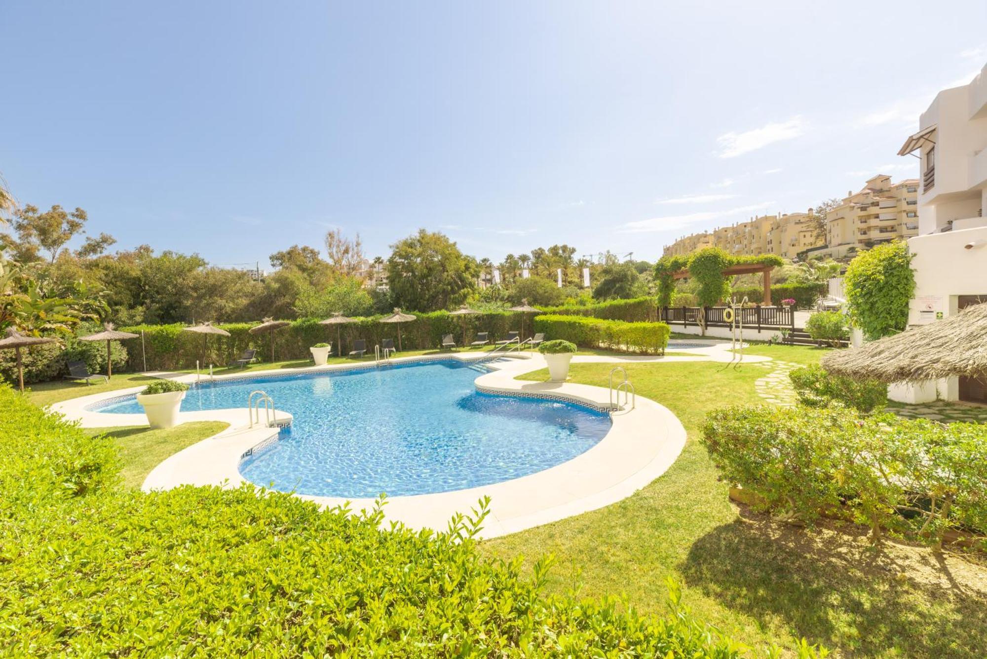 Full Apartment With Private Pool Estepona Exteriör bild