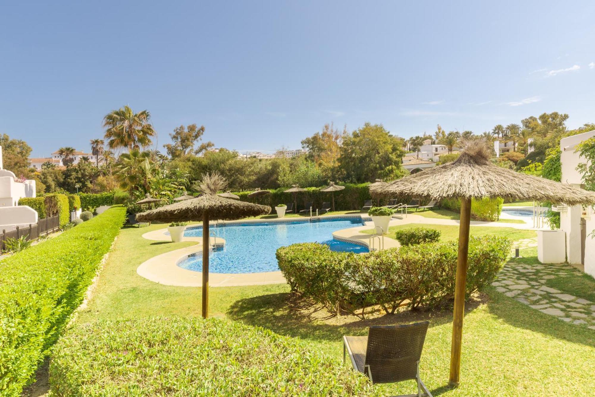 Full Apartment With Private Pool Estepona Exteriör bild